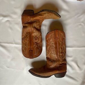 Vintage & distressed Tan and Brown Western Cowboy Boots
